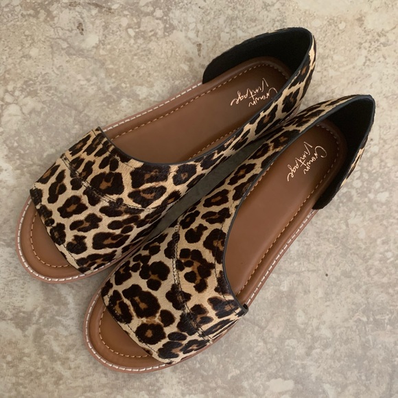🛍NWT🛍 Crown Vintage Leopard Print Sandals - Picture 7 of 8